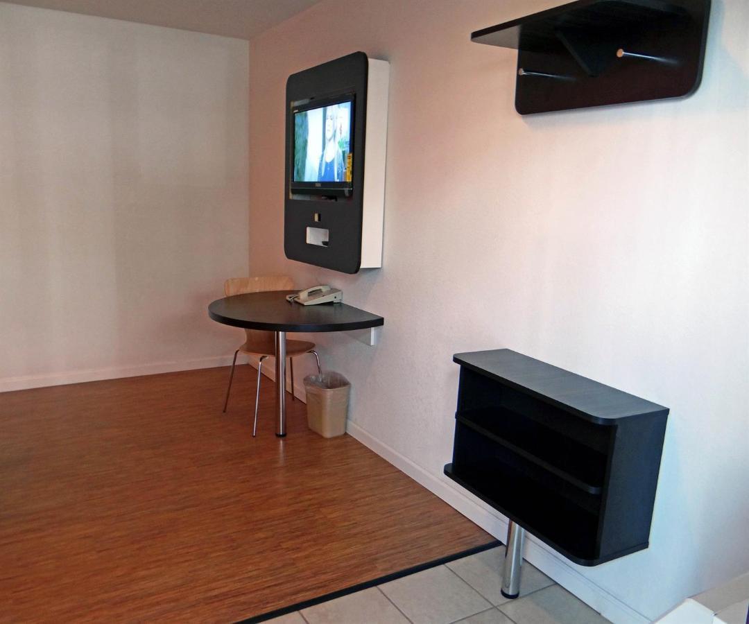 Motel 6 Baltimore Md Bagian luar foto