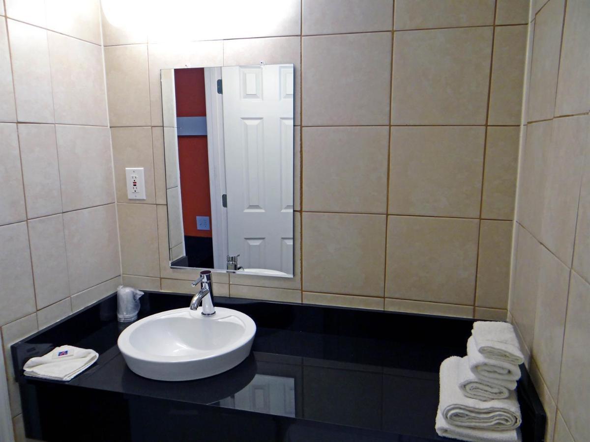 Motel 6 Baltimore Md Bagian luar foto