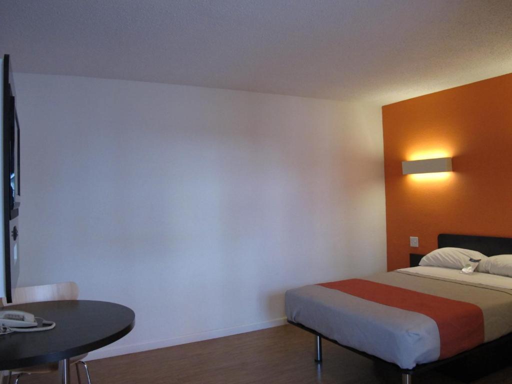 Motel 6 Baltimore Md Bagian luar foto