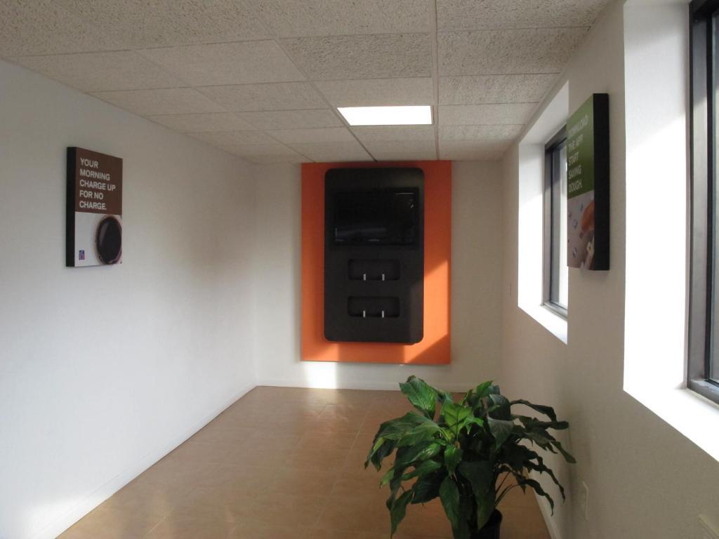 Motel 6 Baltimore Md Bagian luar foto