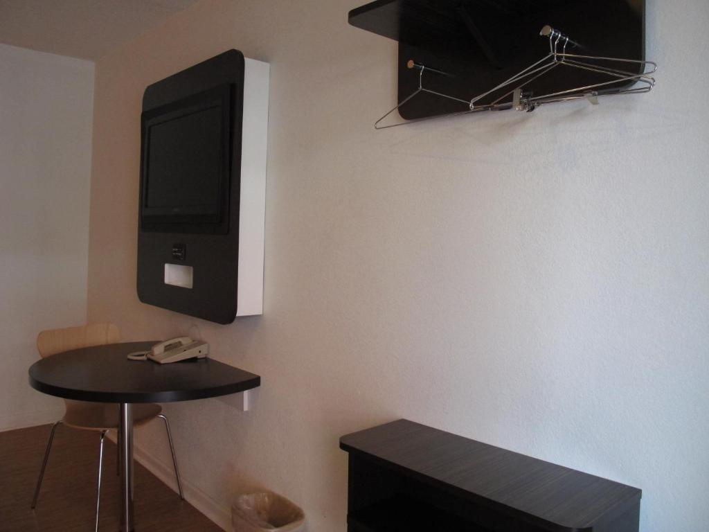 Motel 6 Baltimore Md Bagian luar foto